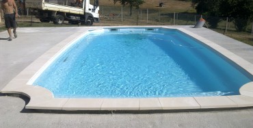 Piscine coque polyester