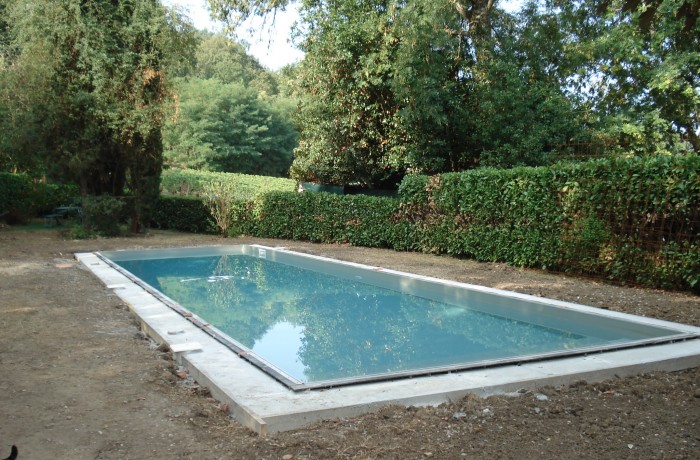Piscine construite à panneau avec liner